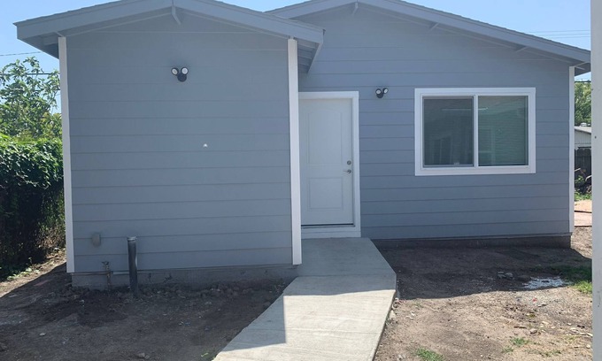 Stockton Casa | Beautiful New 2/2 GuestHouse