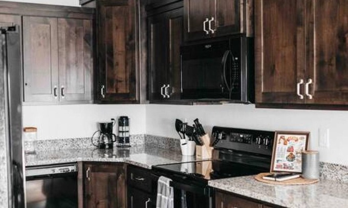 Logan Apartamento | Beautiful New 3 BR 2BA Townhome No Stairs