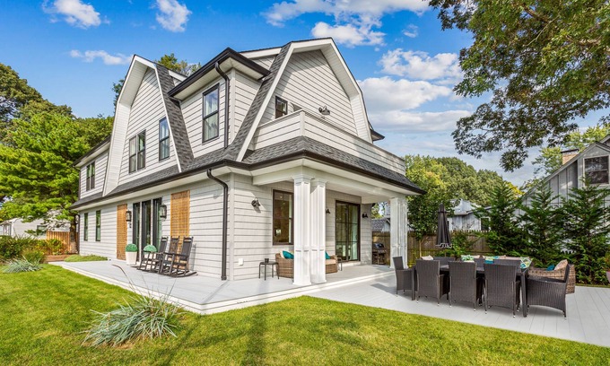 Point Pleasant Beach Casa | Beautiful "new construction" Beach House just one mile to popular beaches.