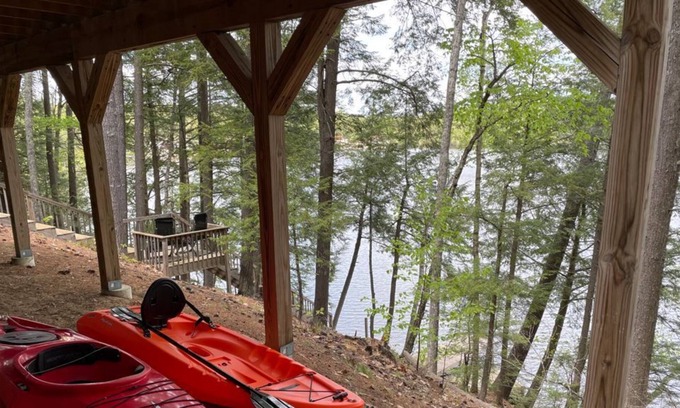 Pine River Pond Casa | Beautiful New Hampshire Lake Front Property