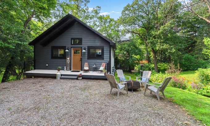 Elkhorn Casa | Beautiful new home in Elkhorn, at Lake Wandawega.