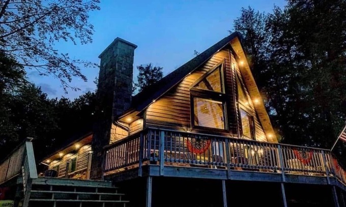 Wetmore Cabina | Beautiful new home on chain of lakes 20 minutes from Pictured Rocks