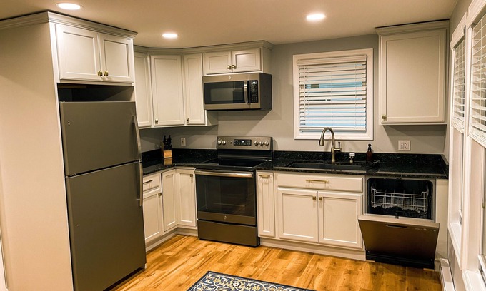 Lake Placid Apartamento | Beautiful NEW Spacious 1st Floor Apartment Close to Restaurants