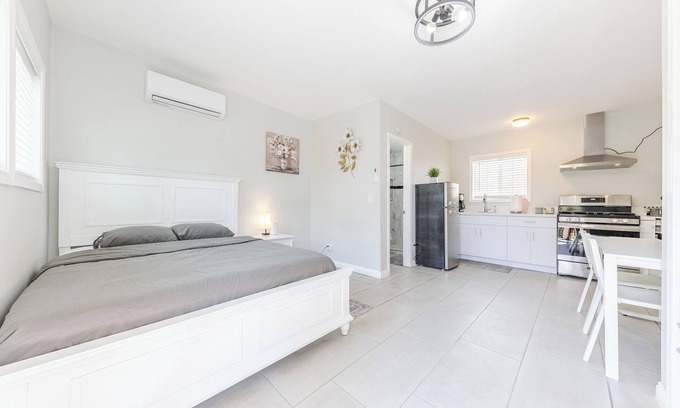 Mayflower Village Casa | Beautiful New Studio In Arcadia With Kitchen-C