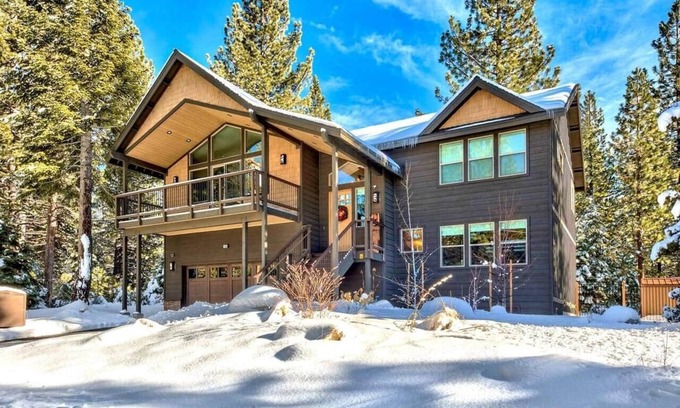 Tahoe Paradise Casa | Beautiful New Air Conditioned Mountain Retreat