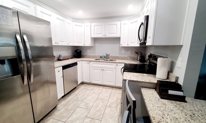 Zephyrhills South Casa | Beautiful New Villa located 30 mins from Tampa