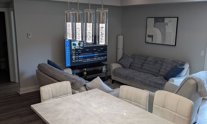 Fonthill Condominio | Beautiful new2 bedroom condo very spacious,15 min from Niagara falls