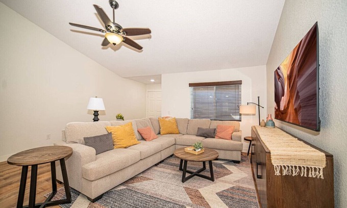 Yuma Casa | Remodeled Single Story, Pets ok Park nearby. Perfect for longer term stays.