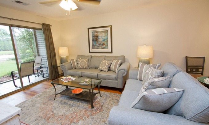 Pawleys Island Condominio | Hermosa Villa recientemente renovada del primer piso True Blue!