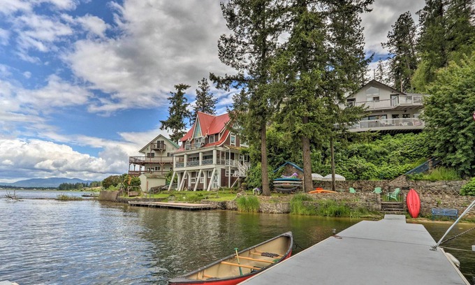 Newman Lake Casa | Beautiful Newman Lake Home w/ Dock & Hot Tub!