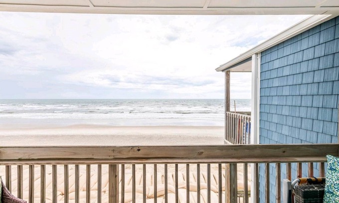 McCutcheon Field Condominio | Beautiful oceanfront condo; the perfect getaway!