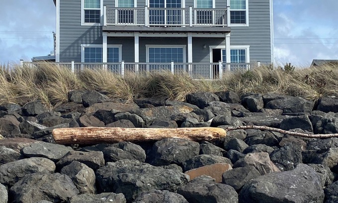 Rockaway Beach Casa | Hermosa casa frente al mar, a pocos pasos de la playa ya pocos pasos del lago Lytle