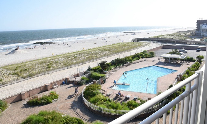 Long Beach Apartamento | Beautiful Oceanfront Beach Apartment