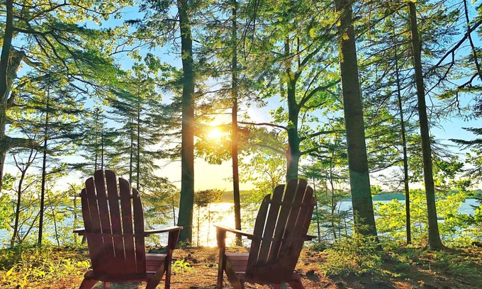 Freeport Casa | Beautiful oceanfront three-bedroom home overlooking Wolfe's Neck State Park.