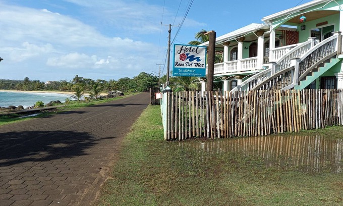 Corn Island Casa | Beautiful one bedroom with partial ocean view of the Caribbean Ocean