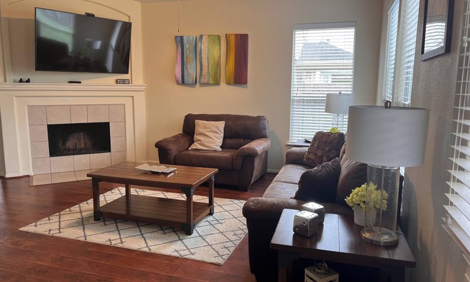 Katy Casa | Beautiful One floor 3-bedroom house with an Office