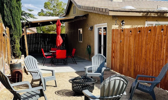 Palmdale Casa | Beautiful one story, 4 bedroom home in nice neighborhood