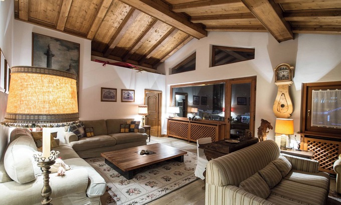 Cortina d'Ampezzo Historic Centre Apartamento | Beautiful penthouse in Cortina city center