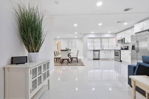 Sunrise Casa | Beautiful & Peaceful 4 Bedroom Home With a Pool