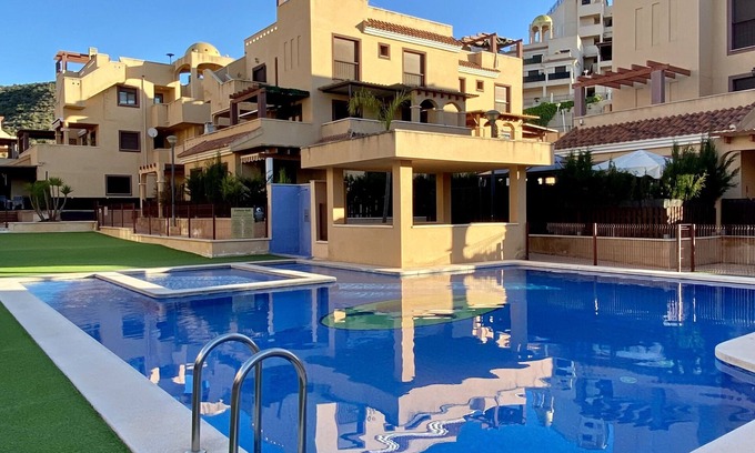 Los Geraeos Apartamento | PRECIOSO ÁTICO CON VISTAS AL MAR Y MONTAÑA EN AGUILAS