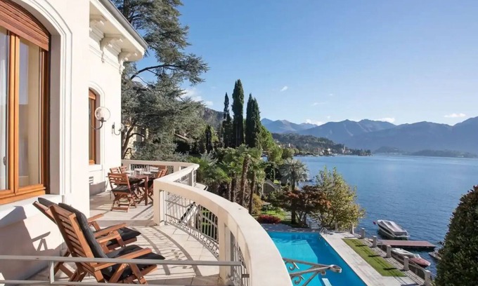 Tremezzina Apartamento | Beautiful period pool villa for 8 directly on the lake by Italian Apartments