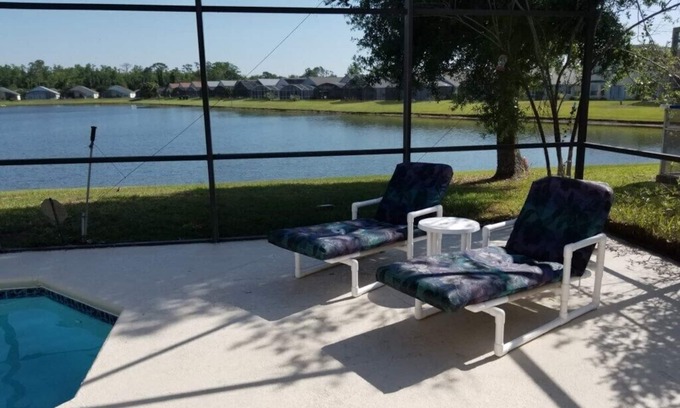Eagle Pointe South Casa | Hermosa casa que admite mascotas con vista al lago, 4613