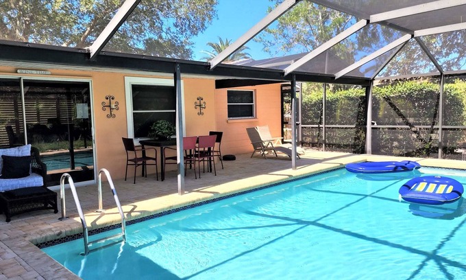 Gulf Gate Estates Casa | Beautiful Pool Home minutes from Siesta Key