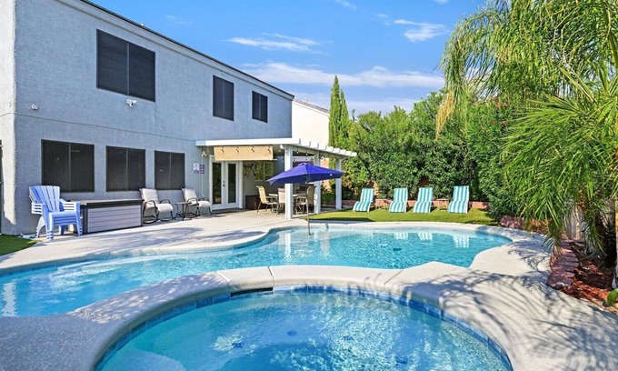 Henderson Casa | Piscina de lujo en casa! ¡A solo 20 minutos del Strip de Las Vegas!