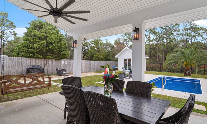 Gulf Breeze Casa | Beautiful Pool Home and Great Backyard for Corn Hole!