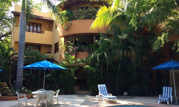 Playa la Madera Condominio | Lujoso condominio junto a la piscina, a nivel del suelo. Cerca de la playa y el centro de la ciudad