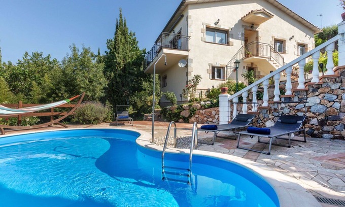 Fogars de la Selva Casa | Maravillosa casa de vacaciones privada con piscina privada, WIFI, A/C, TV, patio y aparcamiento