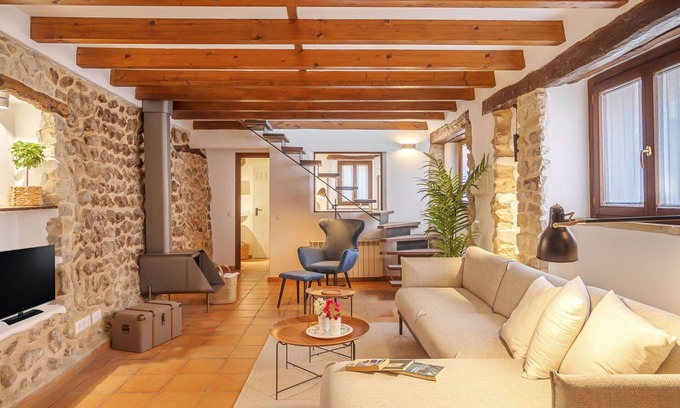 Mancor de la Vall Casa | Maravillosa casa de vacaciones privada para 5 personas con A/C, WIFI, TV, terraza y aparcamiento