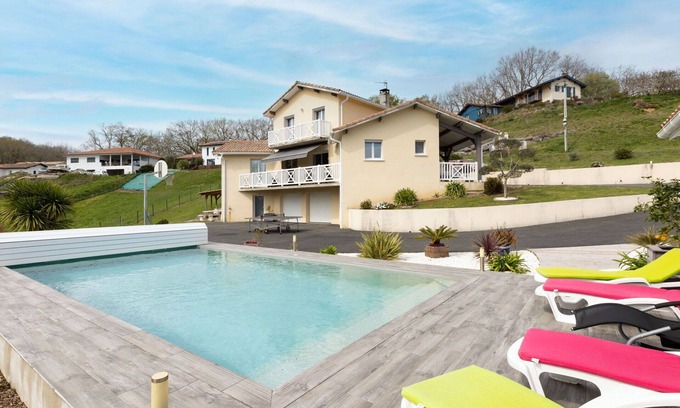 Saint-Martin-de-Seignanx Casa | Maravillosa casa de vacaciones privada con piscina, WIFI, A/C, TV, terraza y aparcamiento