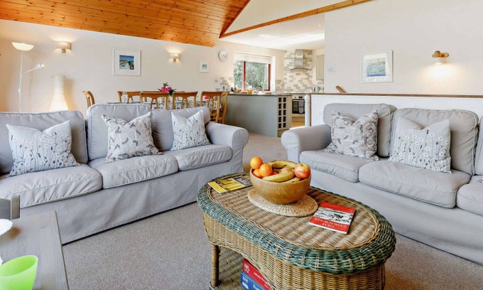 Little Petherick Casa | Estupenda casa de vacaciones privada con WIFI, TV, balcón, mascotas permitida y aparcamiento