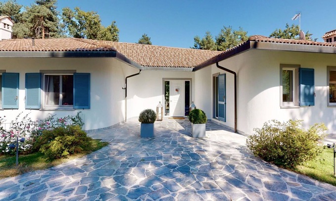 Veniano Villa | Preciosa casa de vacaciones privada con A/C, piscina privada, WIFI, TV, patio, aparcamiento