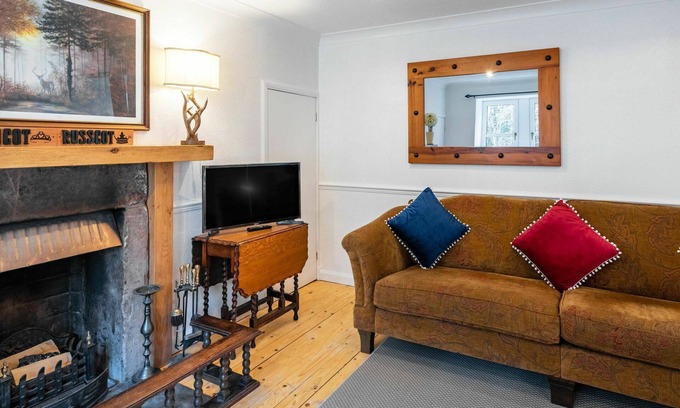 Invermoriston Casa | Estupenda casa de vacaciones privada para 4 personas con WIFI, TV, patio y aparcamiento