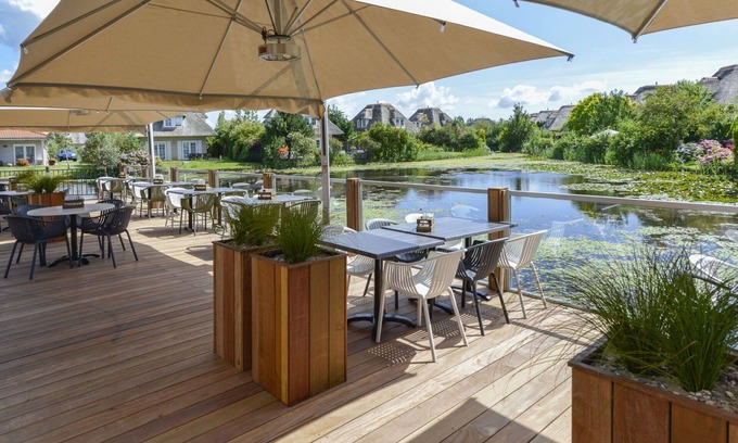 Municipality of Hellevoetsluis Casa | Estupenda casa de vacaciones privada para 4 personas con WIFI, piscina, TV, terraza y aparcamiento