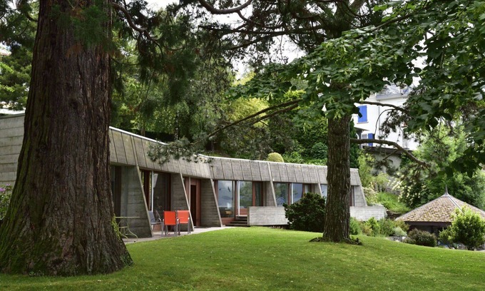 Montreux Villa | Estupenda casa de vacaciones privada con WIFI, TV, terraza, mascotas permitida y aparcamiento