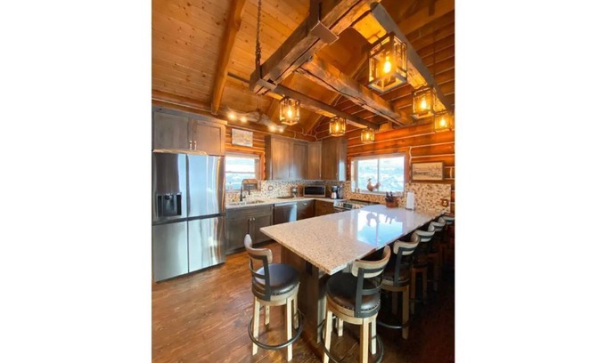 Snowbird Cabina | Beautiful Private Luxury Cabin with Hot Tub