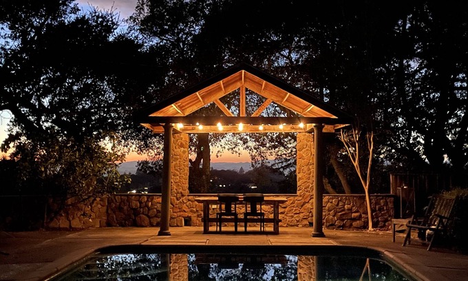 Santa Rosa Casa | Hermoso y privado refugio en la cima de la montaña con vistas panorámicas, piscina gigante, puestas de sol