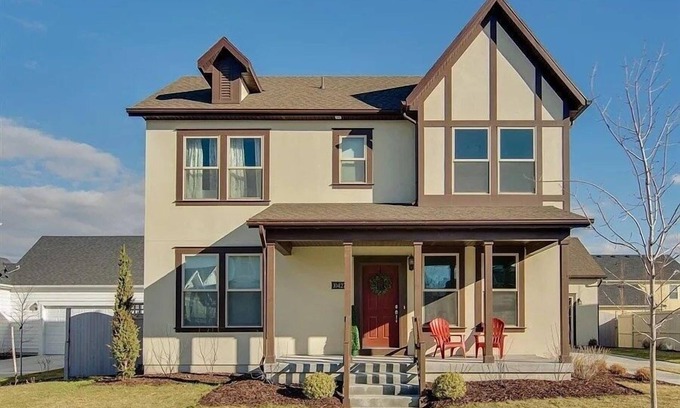 Daybreak Casa | beautiful, private, roomy home