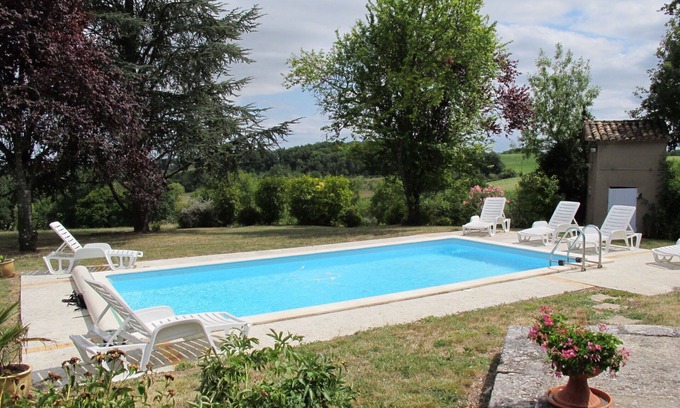 Lalandusse Villa | Preciosa casa de vacaciones privada con piscina privada, WIFI, A/C, TV, terraza, aparcamiento
