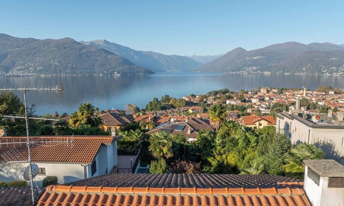 Brezzo di Bedero Casa | Maravillosa casa de vacaciones privada con WIFI, TV, terraza, mascotas permitida y aparcamiento