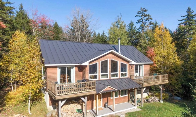 Waitsfield Casa | Beautiful Private Vermont Home 2 minutes to Sugarbush Resort at Mt. Ellen with views of the slopes