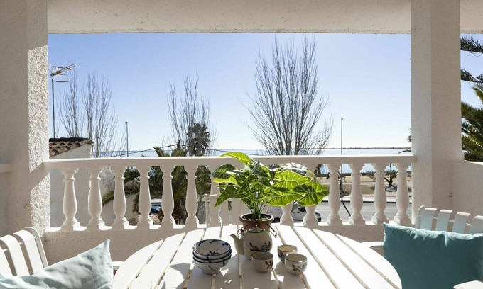 L'Ampolla Villa | Preciosa casa de vacaciones privada con WIFI, TV, patio, mascotas permitida y aparcamiento
