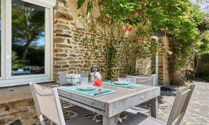 Glatigny Casa | Casa de vacaciones privada con bañera de hidromasaje, TV, terraza, mascotas permitida, aparcamiento