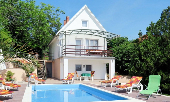 Balatonalmadi Casa | Maravillosa casa de vacaciones privada con WIFI, piscina privada, A/C, TV, terraza, aparcamiento