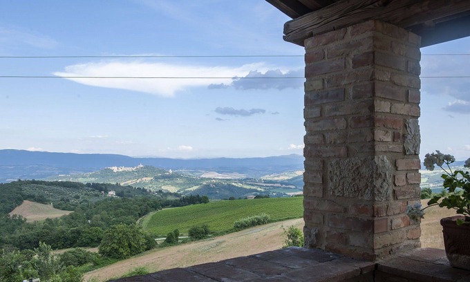 Todi Villa | Casa de vacaciones privada con piscina privada, WIFI, TV, vista panorámica, aparcamiento