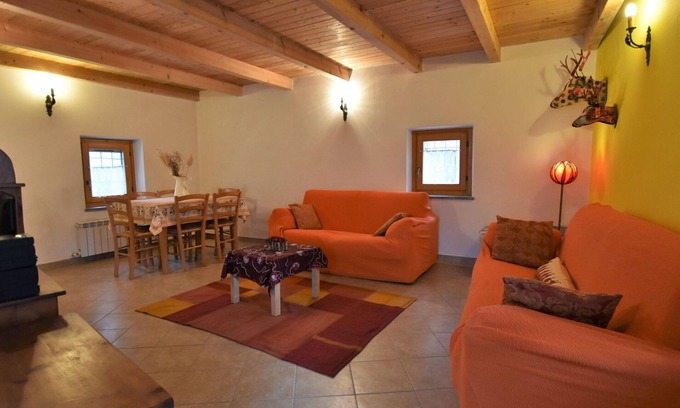Dubino Casa | Estupenda casa de vacaciones privada para 4 personas con WIFI, TV, balcón y aparcamiento