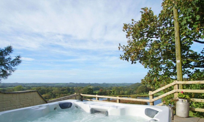 Lampeter Casa | Maravillosa casa de vacaciones privada para 4 personas con WIFI, TV, patio y aparcamiento